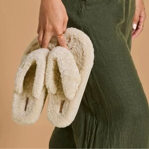 OluKai Fuzzy Slipper Sandals